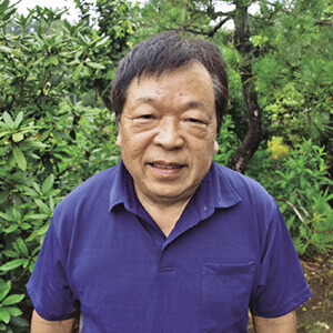地域の仲間と活気ある
店舗づくりを目指す
収穫する喜びと楽しさを糧に、仲間とともに今後も農業を楽しむ組合長